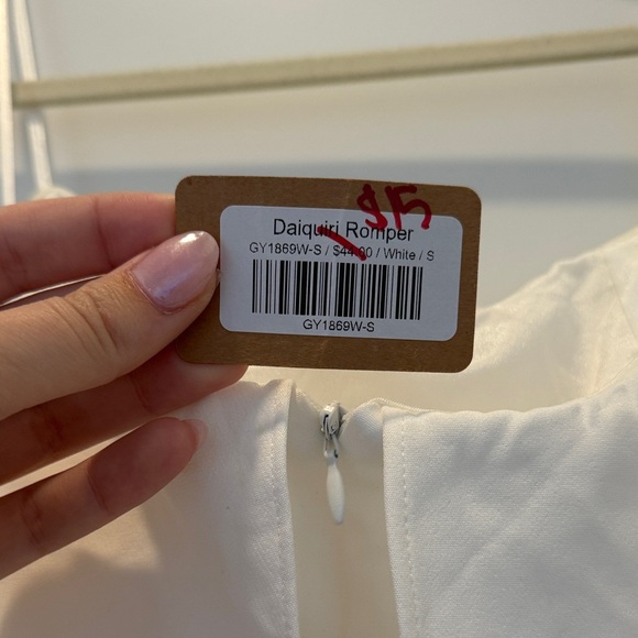 NWT White Ruffle Dress - Picture 2 of 3